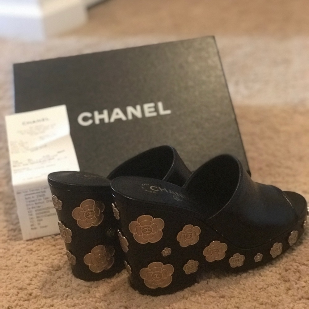 Authentic CHANEL shoe..new with box.